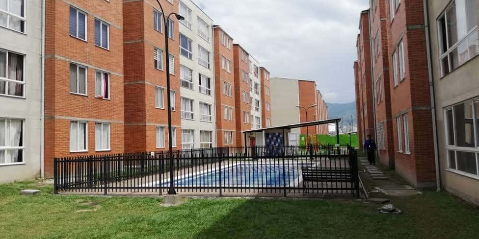 APTO 4TO PISO, CONJUNTO CERRADO EN DOSQUEBRADAS, A 5 MINUTOS DE PEREIRA.